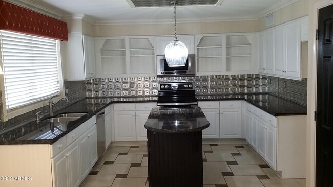 Building Photo - 16146 N 158th Ave