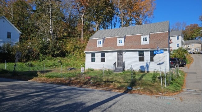 Building Photo - 158 Cliff St