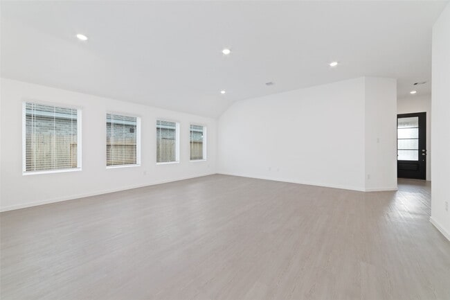 Building Photo - 26818 Lanes Dr