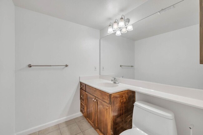 Building Photo - 3926 Oak Villa Cir