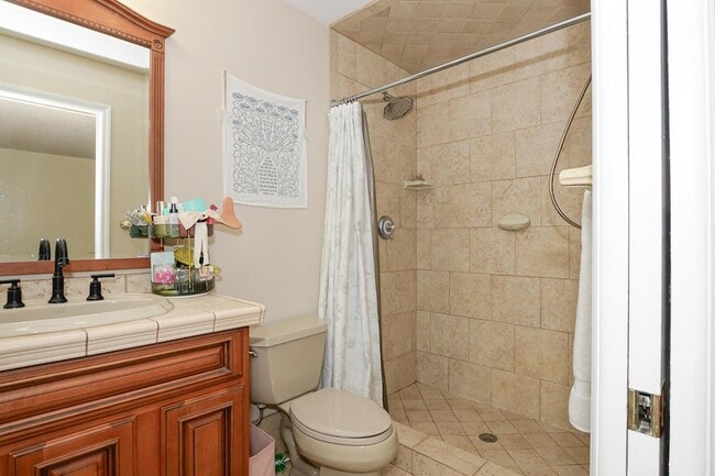 Building Photo - 2386 28th Ave SW