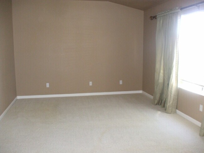 Building Photo - 4948 Forest Creek Way