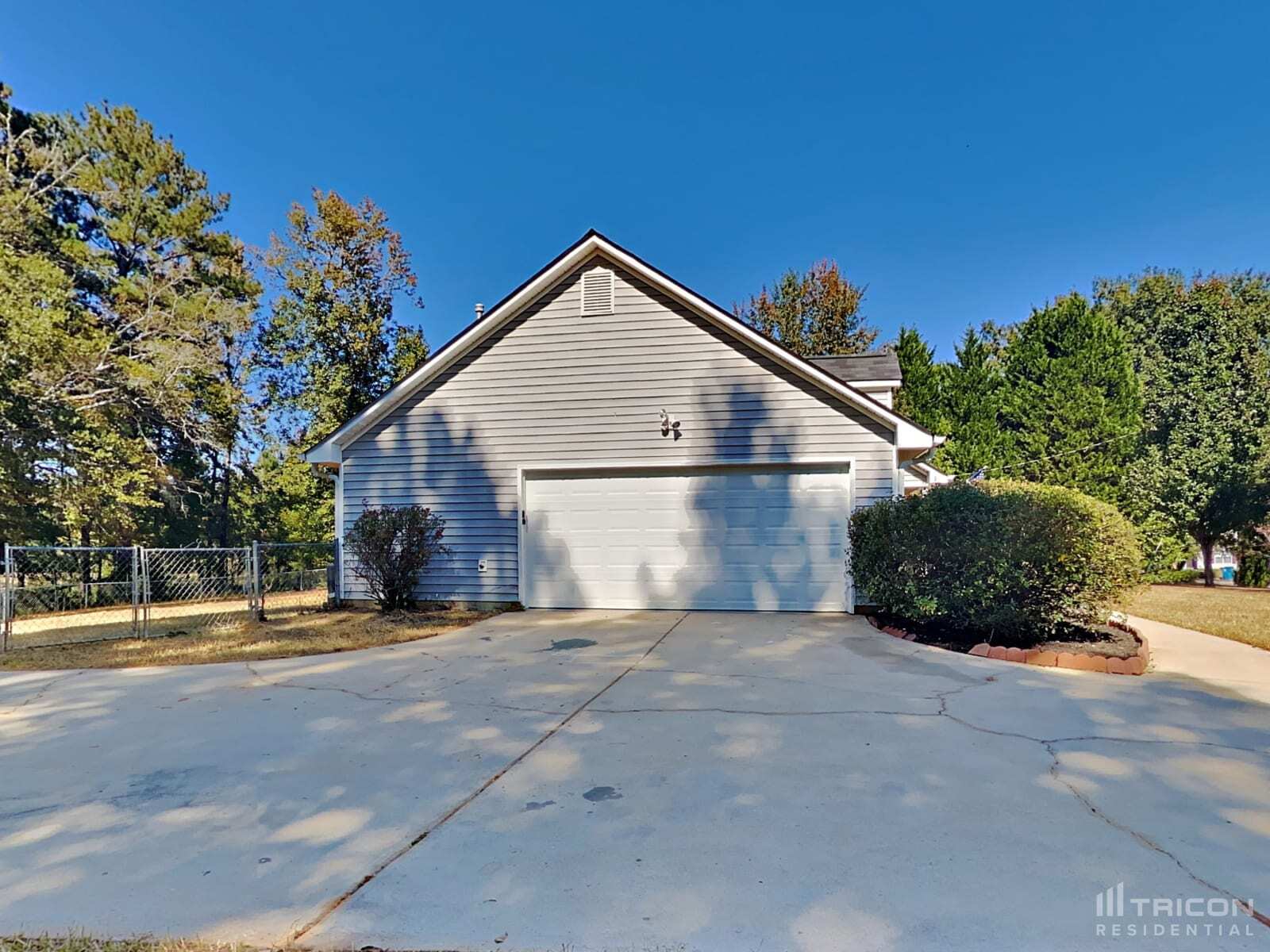 Building Photo - 3023 Ryan Rd