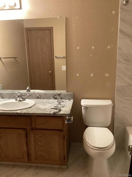 Building Photo - 8733 W Cornell Ave