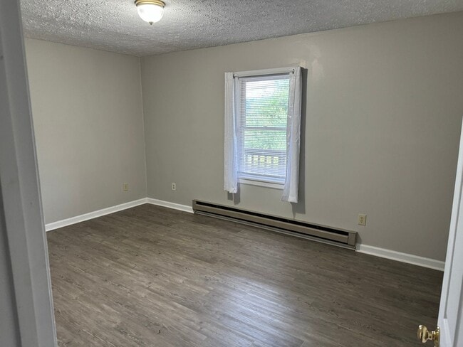 Building Photo - Riverview Apartments