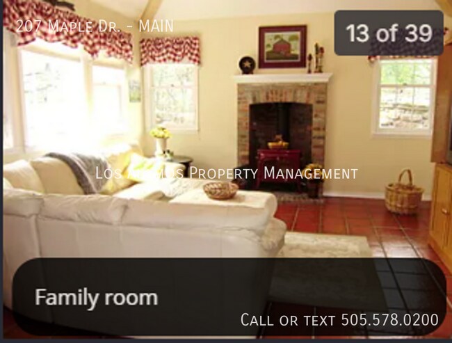 Building Photo - 207 Maple Dr