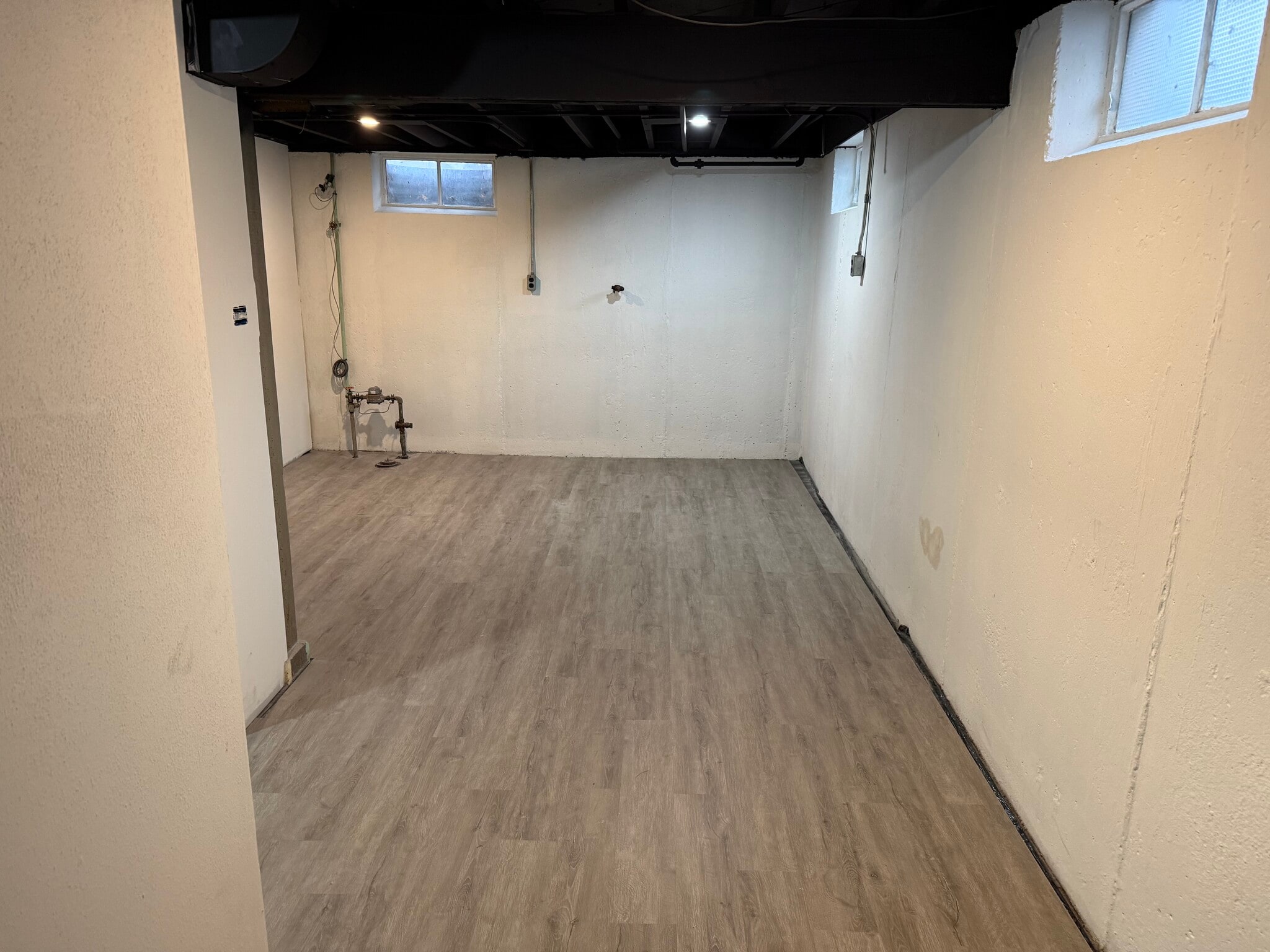 Building Photo - 522 Skylark Dr