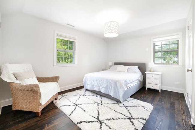 Building Photo - 227 Griffen Ave