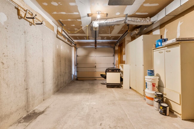 Building Photo - 233 Derby Ave