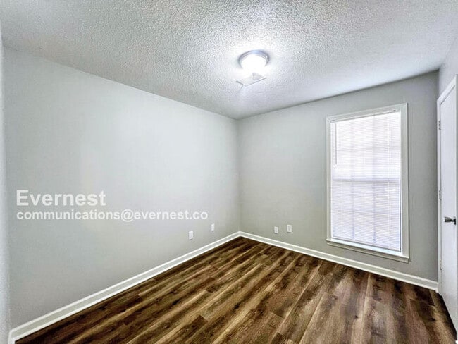Building Photo - 3830 Kerfield Dr