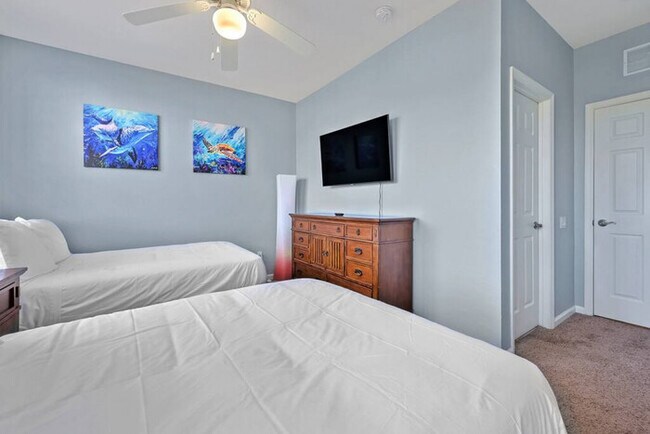 Building Photo - TH130 - Townhome near all major attractions