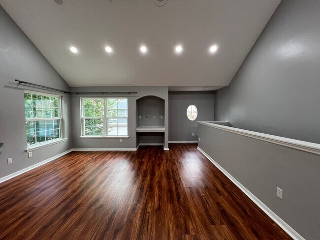 Building Photo - Great Condo for rent!