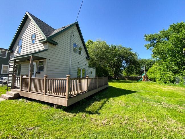 Building Photo - 1020 2nd Ave N