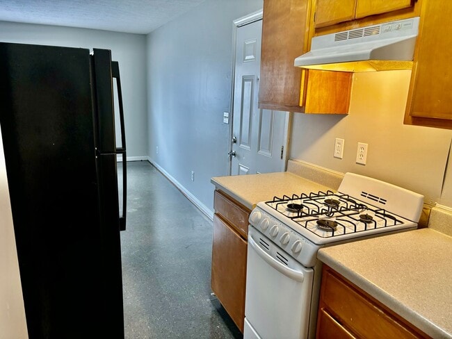 Building Photo - First floor 1 bedroom in West Louisville! Section 8 Accepted