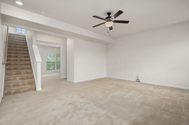 Building Photo - Smithfield Home