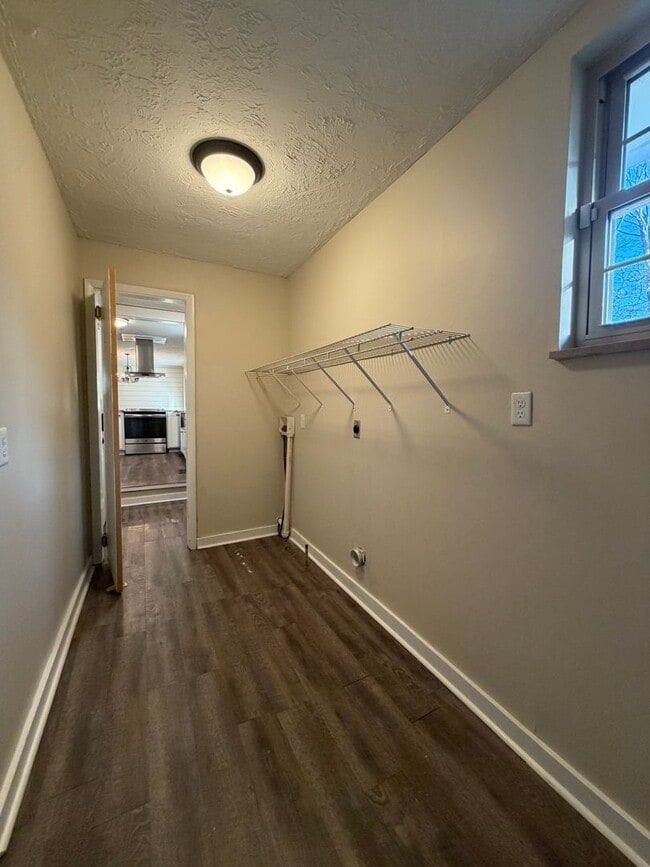 Building Photo - 2 bedroom/1 bath home in West Morristown