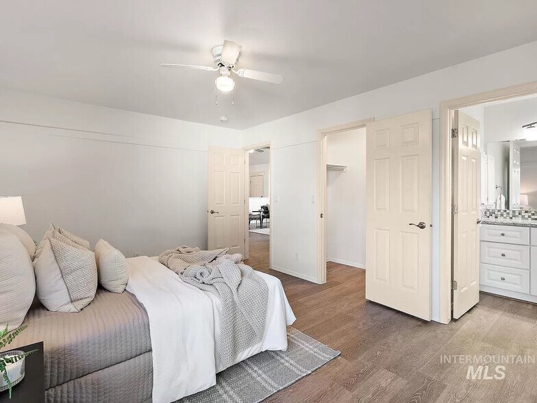 Building Photo - 238 S Neskowin Way