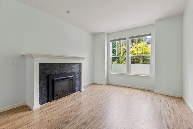 Building Photo - 7282 NE Stoneybrook St