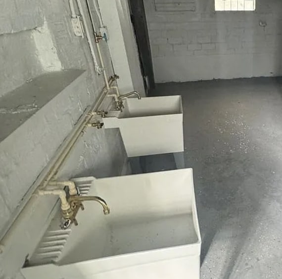 Building Photo - 15786 Mandalay Ave