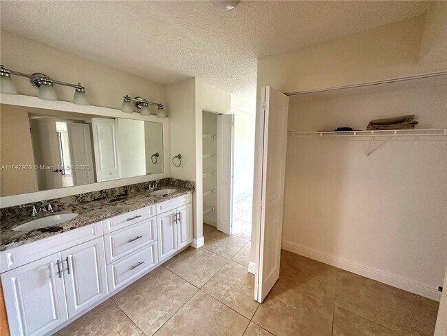 Building Photo - 21133 SW 85th Ave
