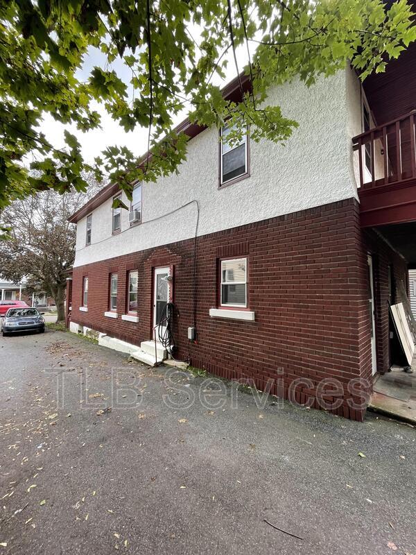 Building Photo - 221 3rd St