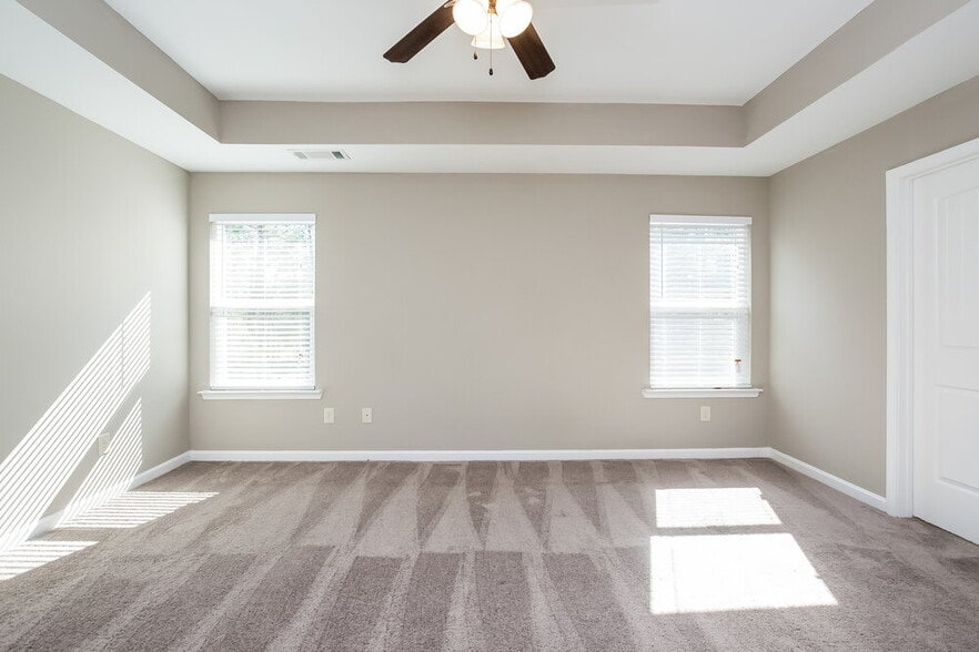 Building Photo - 302 Crescent Woode Dr