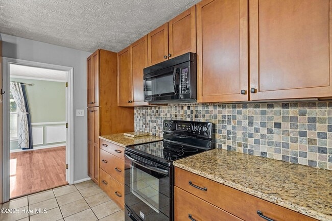 Building Photo - 215 Canterbury Rd