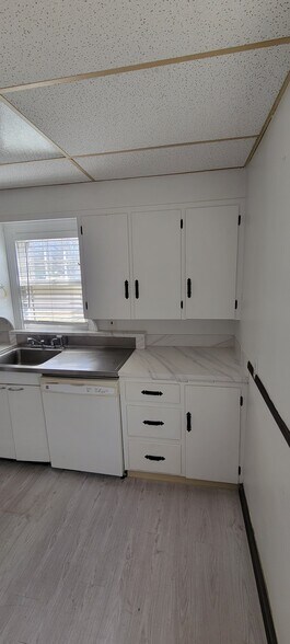 Building Photo - 1305 12th St