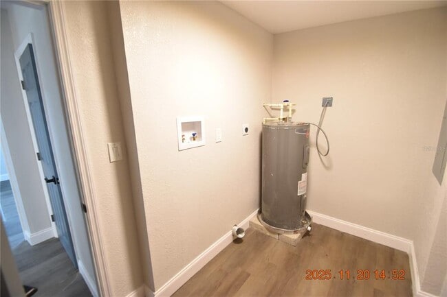 Building Photo - 825 Lincoln Ave