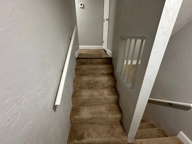 Building Photo - $1600-$2000 P.M