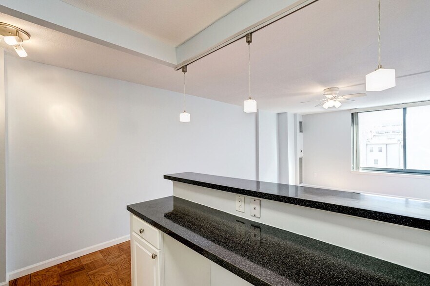 Building Photo - 1301 20th St NW