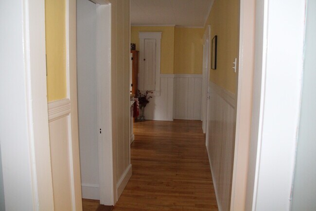 Building Photo - 434 Walnut St