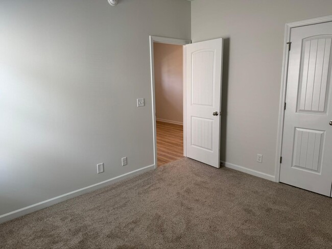 Building Photo - 1814 Albarado Trl