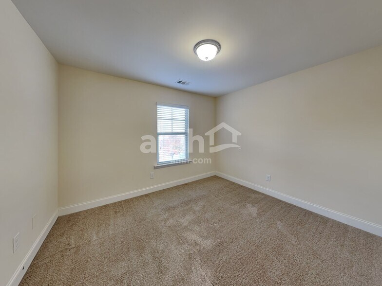 Building Photo - 2535 Beal St