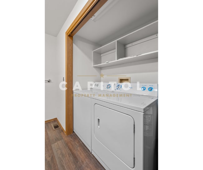 Building Photo - 1404 5th Ave SW