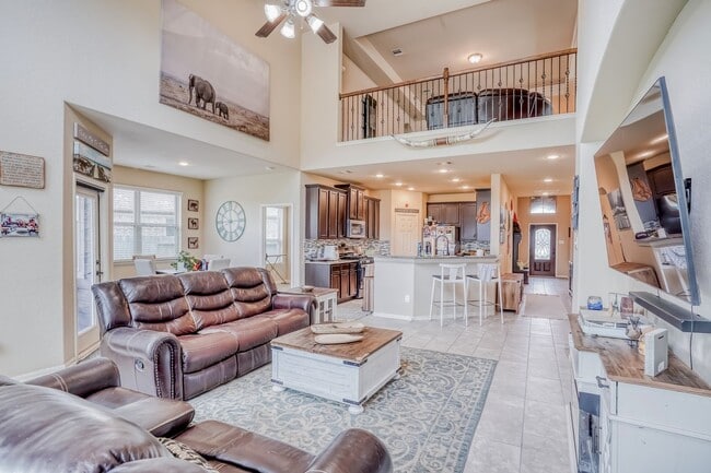 Building Photo - 4 BR/3.5BA | Newly Renovated Single Family Home | Fenced backyard | Study & Game Room | In Grand ...
