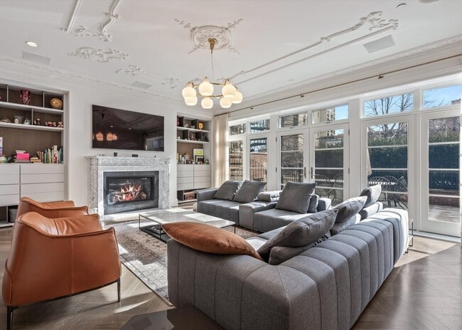 Building Photo - 441 W Deming Pl