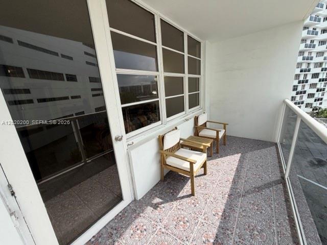 Building Photo - 3725 S Ocean Dr