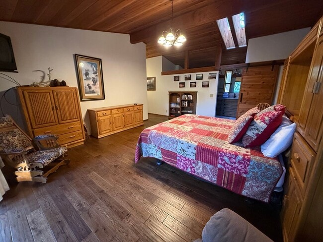 Building Photo - Furnished Riverfront Cabin on the Spring River – 4 Bedrooms, 3 Bathrooms 2,300 sq. ft. | Fully Fu...