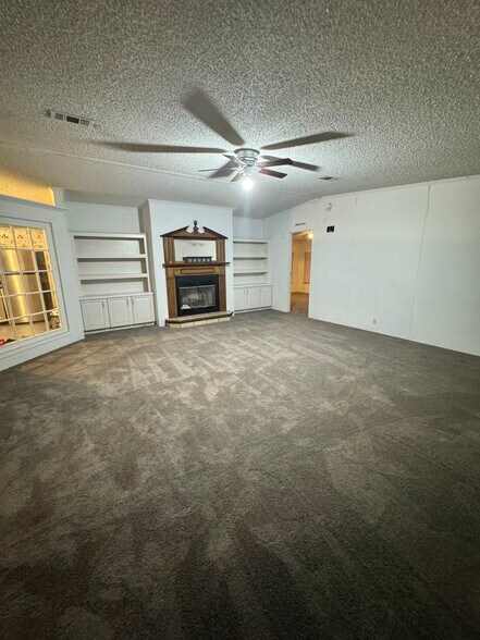 Building Photo - 7610 Plumwood Dr