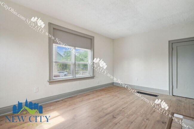 Building Photo - 940-942 Leona Avenue, Columbus, OH 43201
