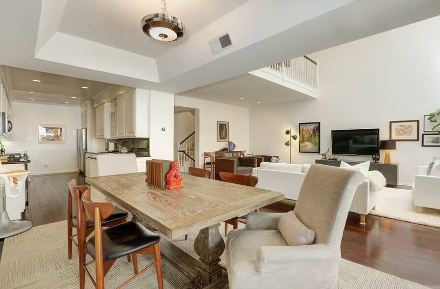 dining area - 1120 Granville Ave