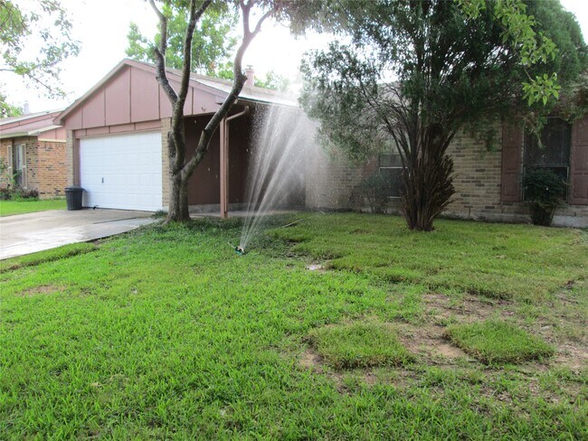 Building Photo - 6818 Glenstein Dr