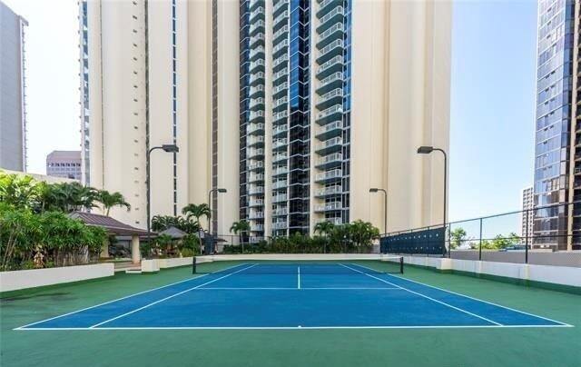 Building Photo - 1212 Nuuanu Ave