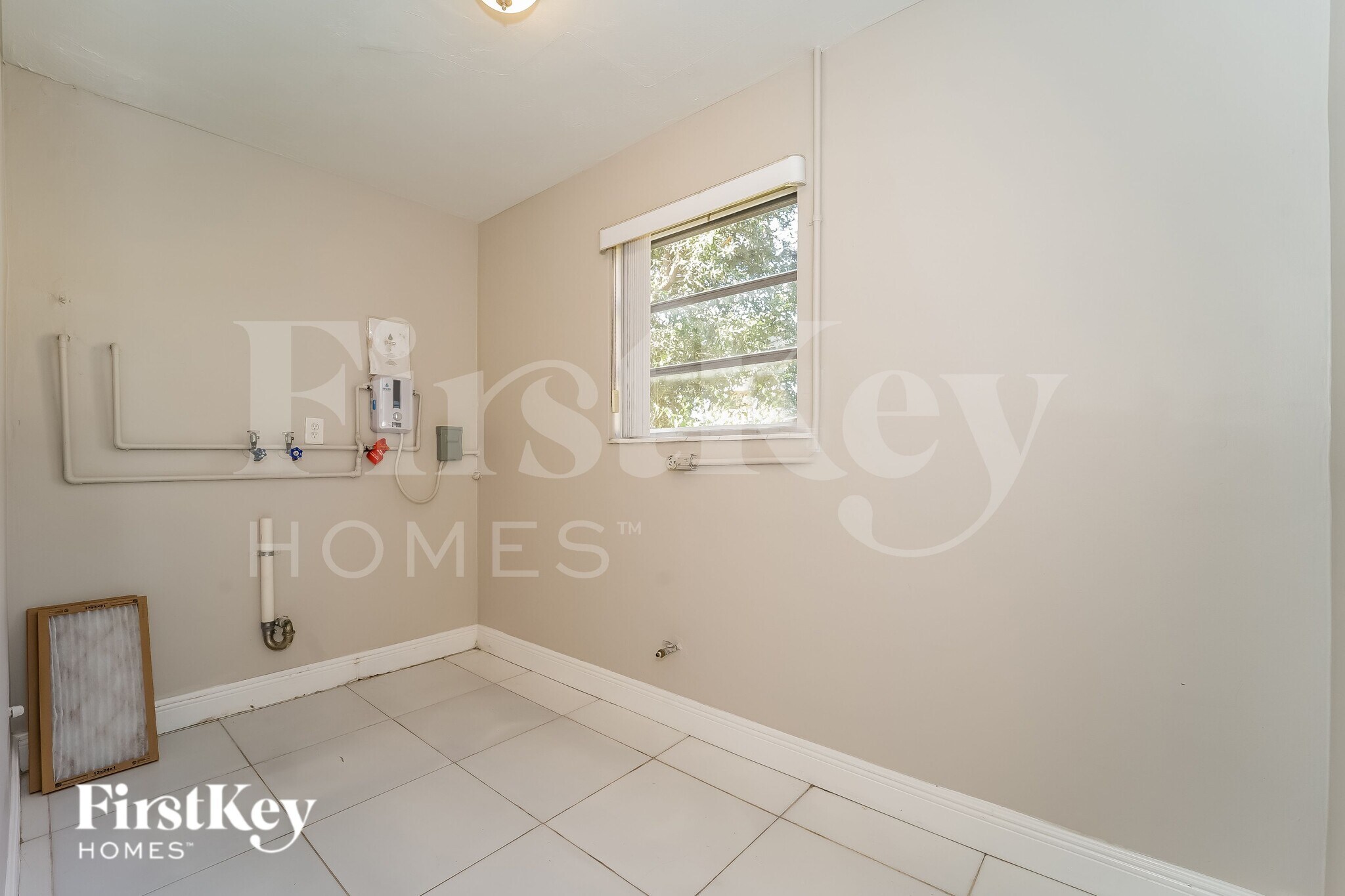 Building Photo - 7520 Coral Blvd