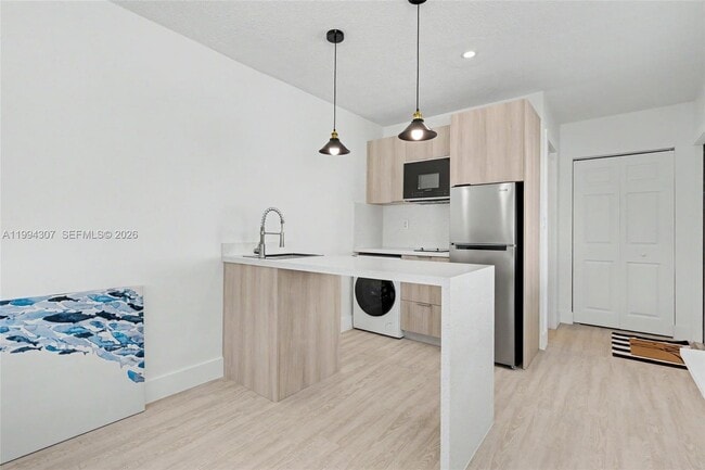 Building Photo - 55 SW 13th St