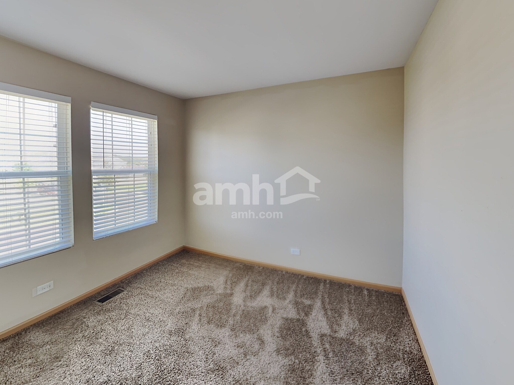 Building Photo - 39861 Waterloo Dr