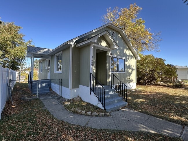 Building Photo - 3609 1st Ave N