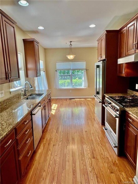 Building Photo - 41 High Ridge Ln