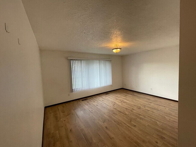 Building Photo - 3526 SE 118th Ave